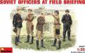1/35 Soviet Officers at Field Briefing (5)