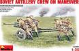 1/35 Soviet Artillery Crew on Maneuver