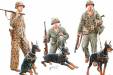 1/35 WWII Dogs in USMC Service (3 w/3 Figures)